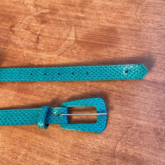 Vintage Green Leather Snakeskin Skinny Belt 1980s 1990s - Picture 8 of 11